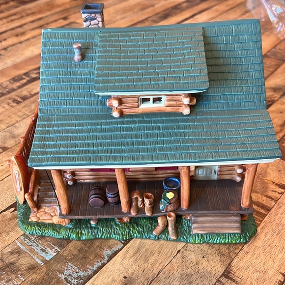 Heartland Valley Village Limited Edition Log Cabin Porcelain Lighted House w BOX - Picture 3 of 14